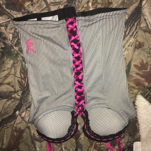 Playboy - Picture 3 of 4